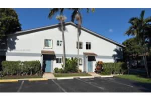 2761 S Oakland Forest Dr 103, Oakland Park