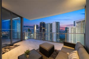 851 Ne 1st Ave 4303, Miami