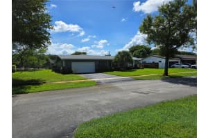 520 Nw 75th Ter Plantation, FL 33317 - MLS#A11862666