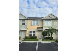 16699 Hemingway Dr 16699, Weston