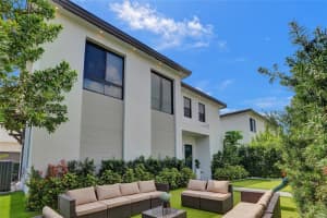 8211 Nw 43rd Ter, Doral