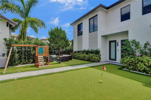 8211 Nw 43rd Ter Doral, FL 33166 - MLS#A11862675