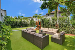 8211 Nw 43rd Ter Doral, FL 33166 - MLS#A11862675