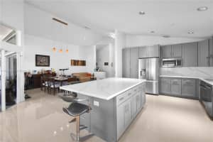 211 Cameron Ct, Weston, FL 33326 - MLS#A11862687