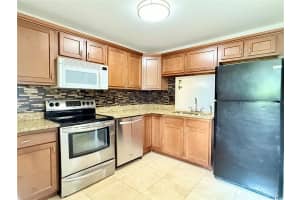 5495 Nw 10th Ct 104, Plantation