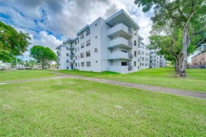 1221 SW 122nd Ave 215, Miami, FL 33184 - MLS#A11862714