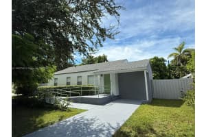 5822 Sw 60th St, Miami