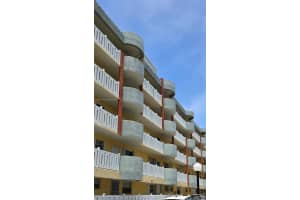 7900 Tatum Waterway Dr 106 Miami Beach, FL 33141 - MLS#A11862773