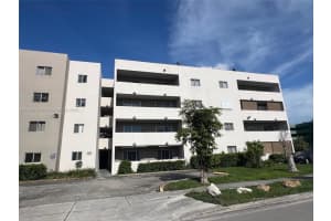 6091 W 22nd Ct 104, Hialeah