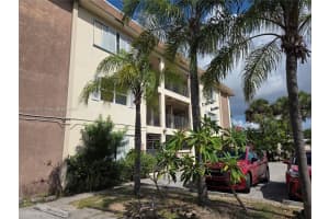 348 S Federal Hwy 5, Dania Beach, FL 33004 - MLS#A11862780