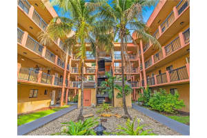 5490 W 21st Ct 311, Hialeah