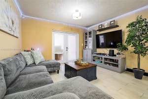 1705 W 57th St 506, Hialeah, FL 33012 - MLS#A11862825