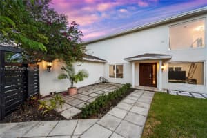 1617 SW 17th Ave, Fort Lauderdale, FL 33312 - MLS#A11862840