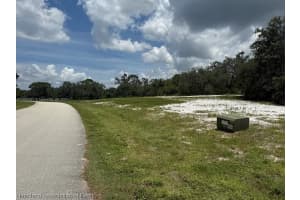 5052 Lake Regency Dr Sebring, FL 33875 - MLS#A11862847