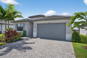 12014 SW Old Stream Ln, Port Saint Lucie, FL 34987 Sold 11/10/25