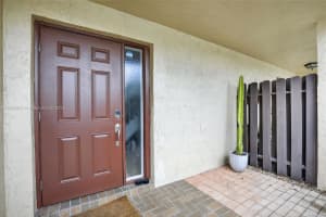 340 SW 97th Ave, Pembroke Pines, FL 33025 - MLS#A11862877