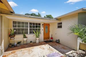 4921 NW 23rd St, Lauderhill, FL 33313 - MLS#A11862879