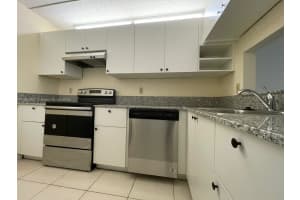820 Twin Lakes Dr 820, Coral Springs