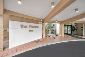 900 Saint Charles Pl Ph9, Pembroke Pines