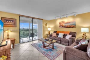900 Saint Charles Pl Ph9 Pembroke Pines, FL 33026 - MLS#A11862911