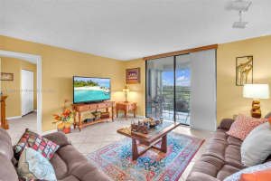 900 Saint Charles Pl Ph9 Pembroke Pines, FL 33026 - MLS#A11862911