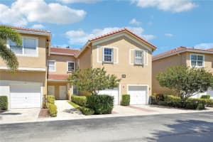 108 Lighthouse Cir E, Tequesta