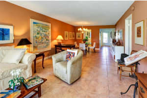 5860 Nw 44th St 214, Lauderhill