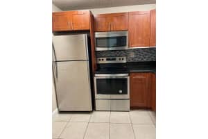 486 Nw 165th St Rd B-108, Miami