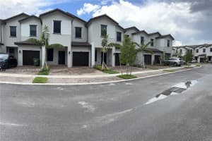 257 Sw 159 Court, Pembroke Pines