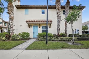 2938 St Thomas Dr, Cooper City