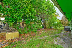 1451 NW 19th St 2, Fort Lauderdale, FL 33311 - MLS#A11863092