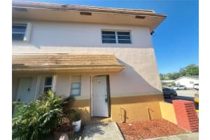 2418 SW 42nd Ave 1B, Fort Lauderdale, FL 33317 - MLS#A11863119