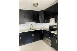 445 Ne 195th St 326, Miami
