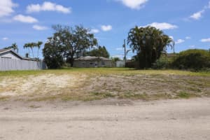 6651 Meade St Hollywood, FL 33024 Sold 10/29/25