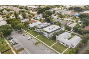 2040 NE 170th St 2, North Miami Beach, FL 33162 - MLS#A11863182