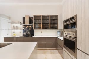 9445 Sw 68th St, Miami