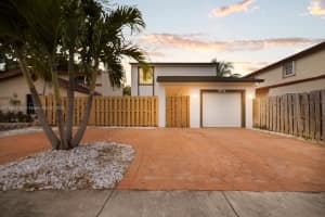10726 SW 147th Ct, Miami, FL 33196 - MLS#A11863219