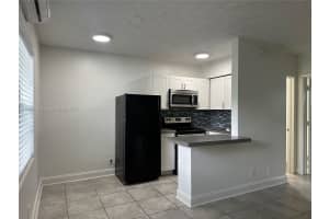 840 Ne 17th Ter 3 Fort Lauderdale, FL 33304 - MLS#A11863317