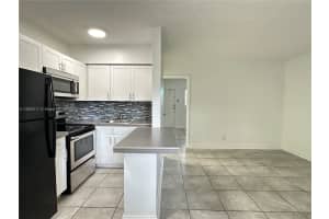 840 Ne 17th Ter 3 Fort Lauderdale, FL 33304 - MLS#A11863317