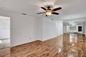 1156 Nw 106th Ter 204 Pembroke Pines, FL 33026 - MLS#A11863353