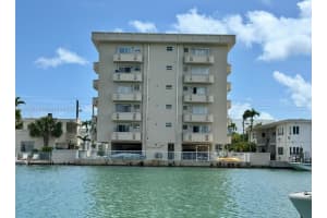8400 Byron Ave 5d Miami Beach, FL 33141 - MLS#A11863363