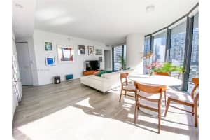 55 Sw 9th St 1706, Miami
