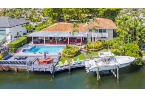 2015 Ne 120th Rd, North Miami