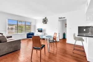 4010 N Meridian Ave 5, Miami Beach, FL 33140 - MLS#A11863525