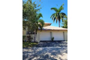1821 Ne 40th Ct 302 Pompano Beach, FL 33064 - MLS#A11863568