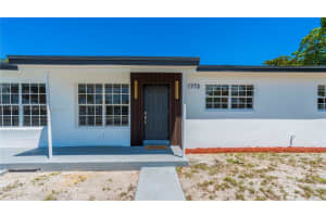 1773 Lauderdale Manor Dr Fort Lauderdale, FL 33311 - MLS#A11863571