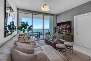 900 Biscayne Blvd 5208, Miami