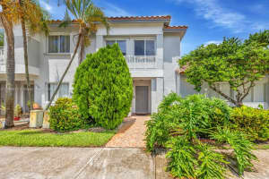 20839 Nw 4th St, Pembroke Pines