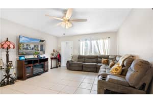 9404 NW 70th Pl, Tamarac, FL 33321 - MLS#A11863617