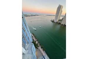 325 Biscayne Blvd 25, Miami